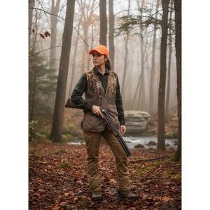 Women's  Hunting Vest Camo Pink  XS/S Pockets Adjustable Waist NWT,0404